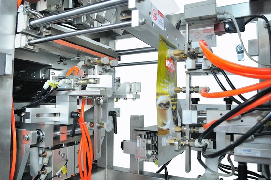 Automatic Bag Feeding Liquid Packaging Machine Stand Up Pouch Spout Pouch Juice Sauce